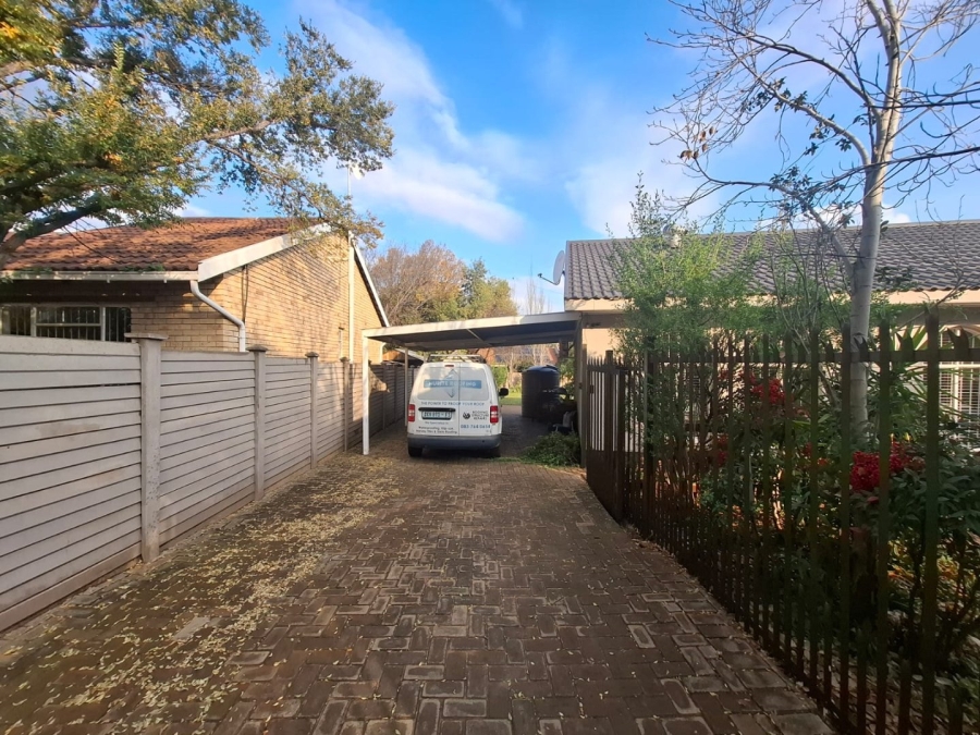 4 Bedroom Property for Sale in Pellissier Free State